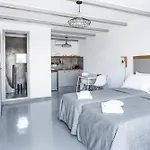 White And Grey 公寓