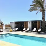 アパート White And Grey Mykonos Town