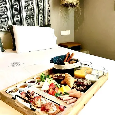 White And Grey * Mykonos Town