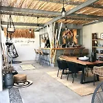 White And Grey Apartmán