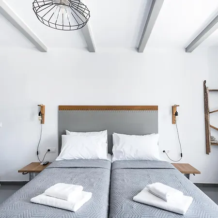 White And Grey Apartment *