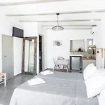 White And Grey Lejlighed *